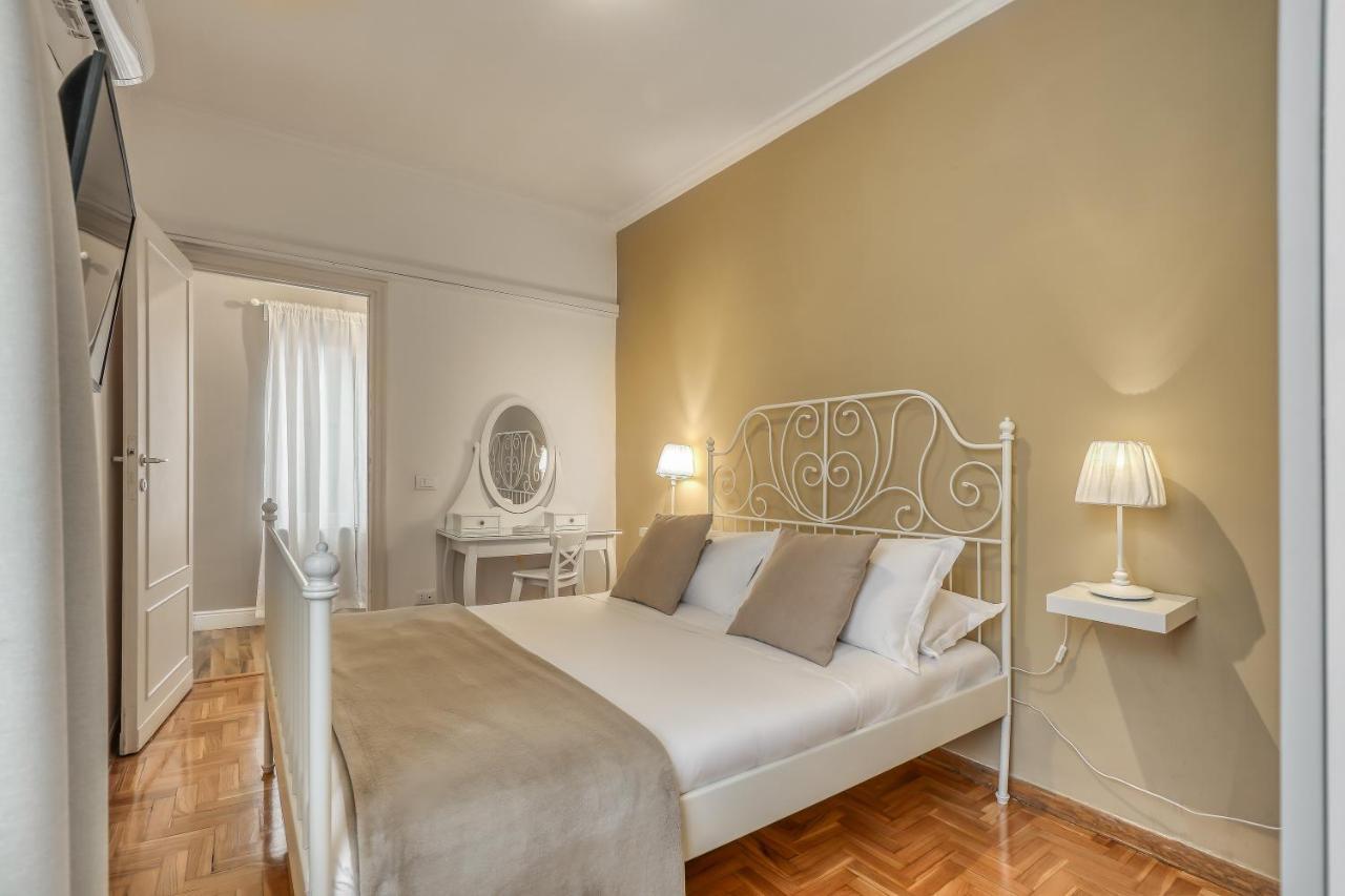 Atrhome Penthouse Frattina Rome Bagian luar foto