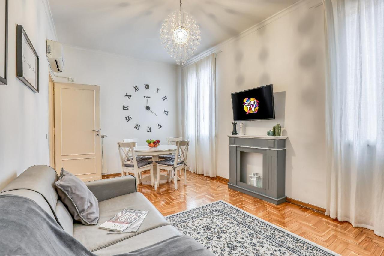 Atrhome Penthouse Frattina Rome Bagian luar foto