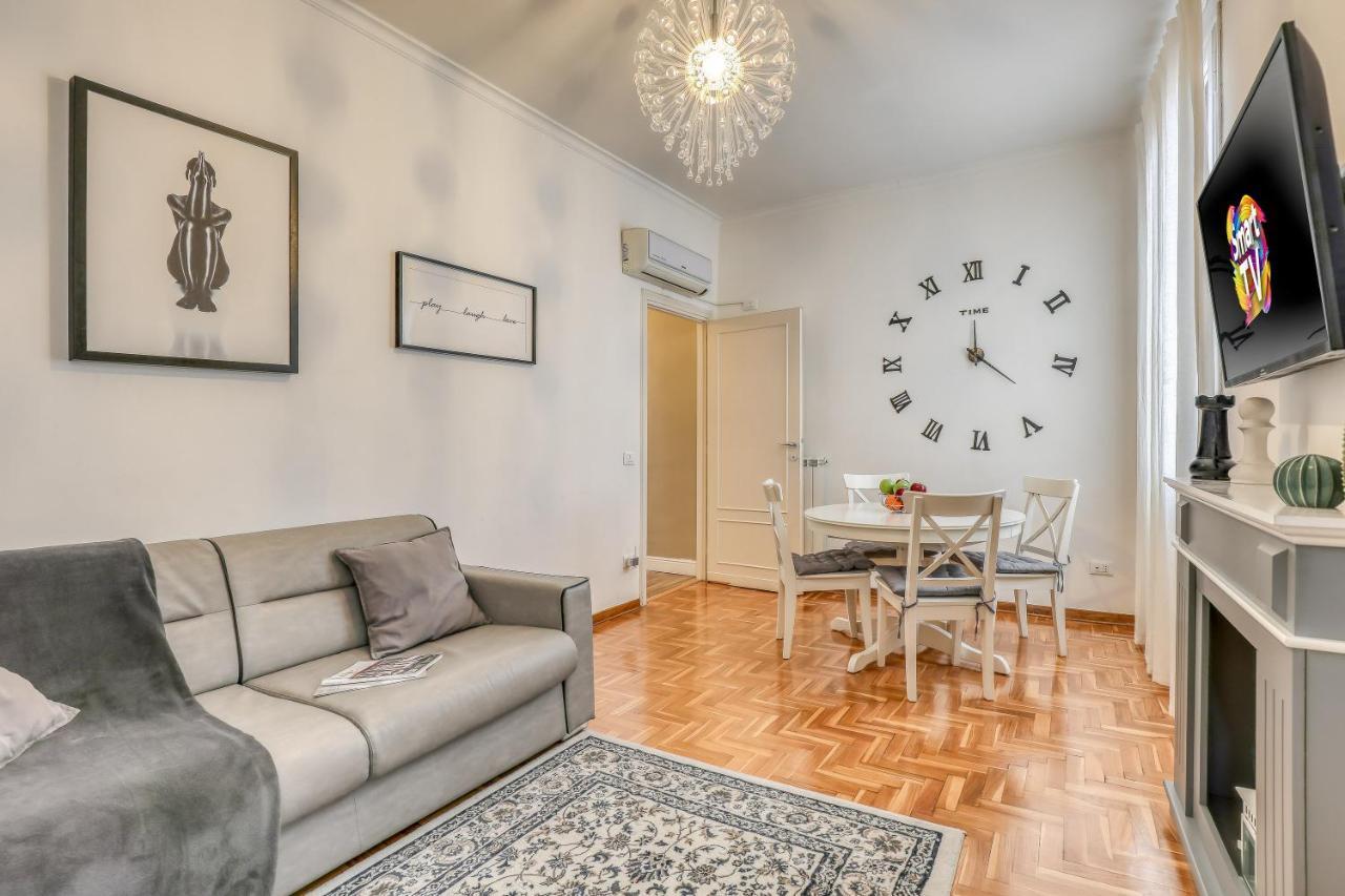 Atrhome Penthouse Frattina Rome Bagian luar foto